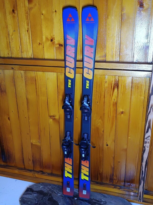 LYŽE FISCHER THE CURV JR 140CM --MODEL 2026--